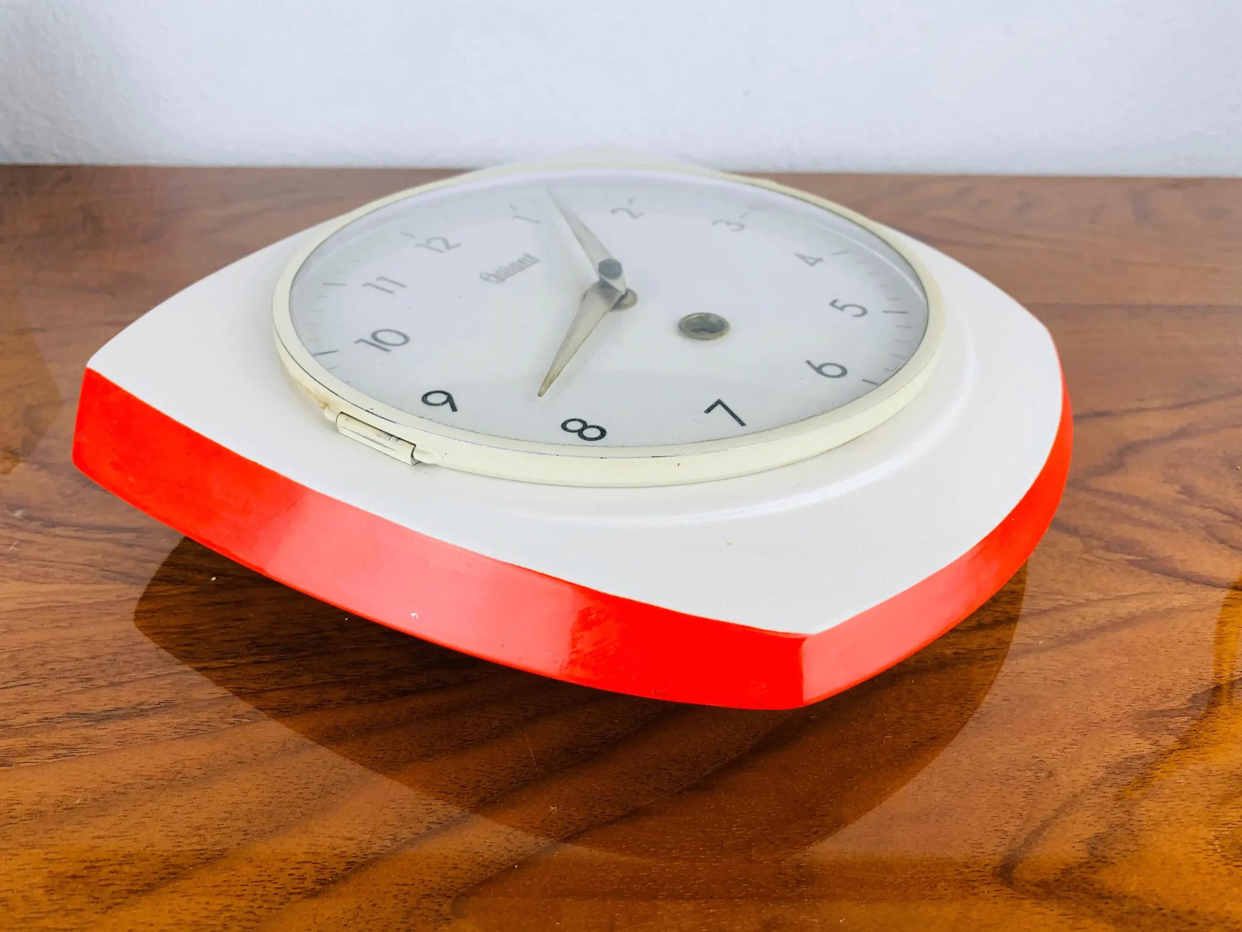 Garant Wanduhr - Keramik, mechanisch zum Aufziehen - 1960er Jahre