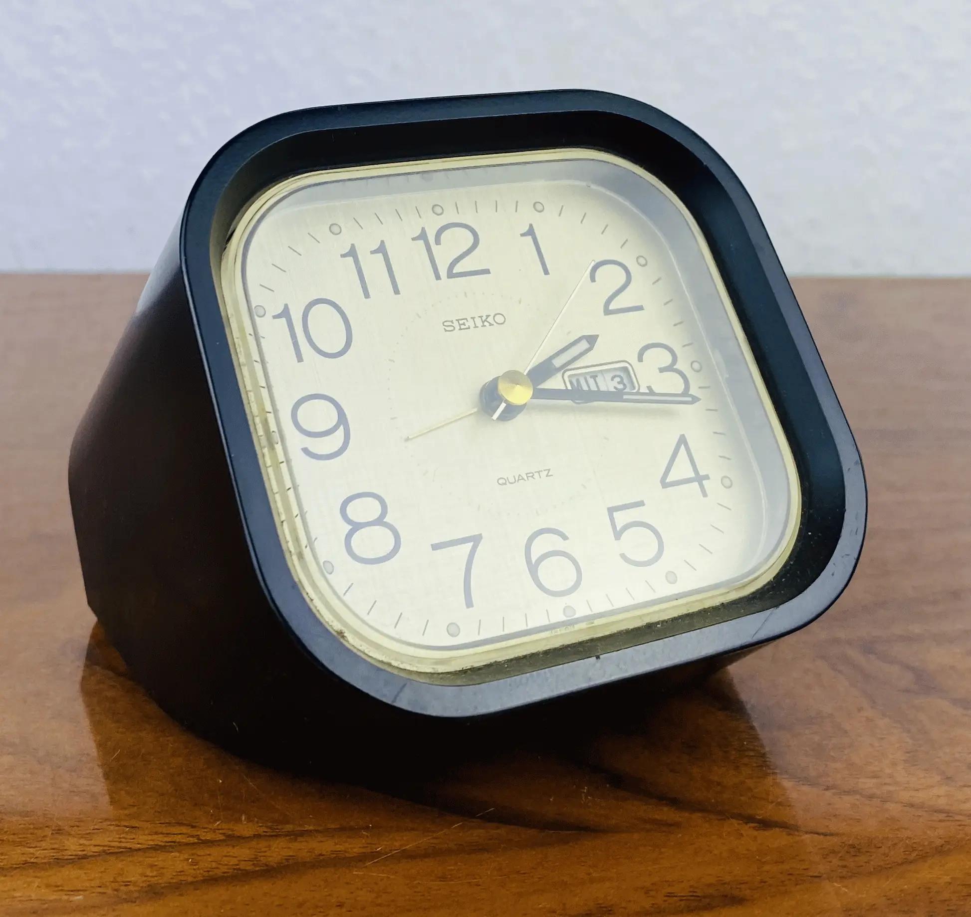 Seiko Quartz Wecker mit Datumsanzeige | Japanisches Design der 70er/80er