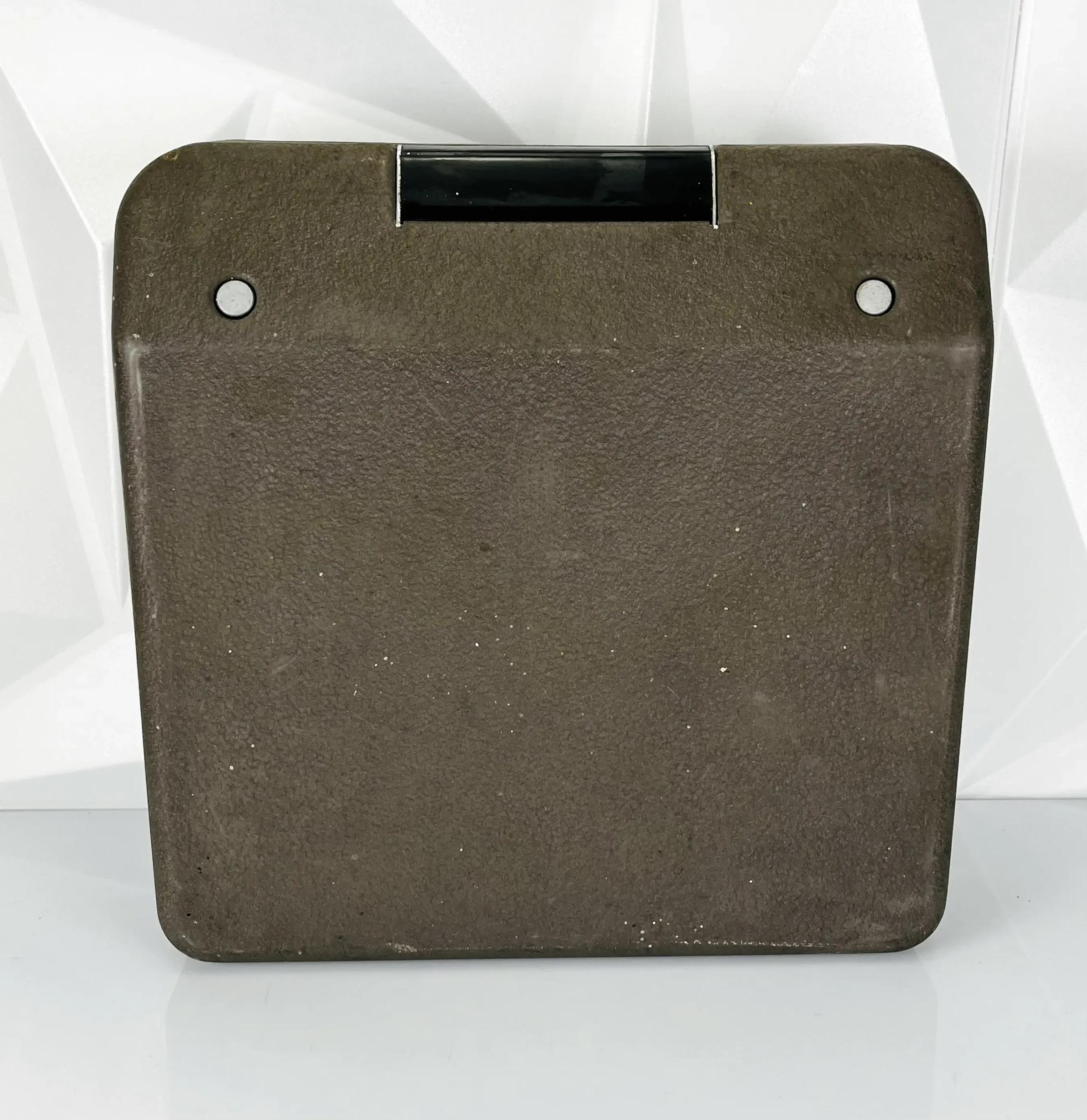Hermes Baby grau | Schreibmaschine | Schweizer Klassiker der 50er Jahre | QWERTZ | Tragbar mit Koffer