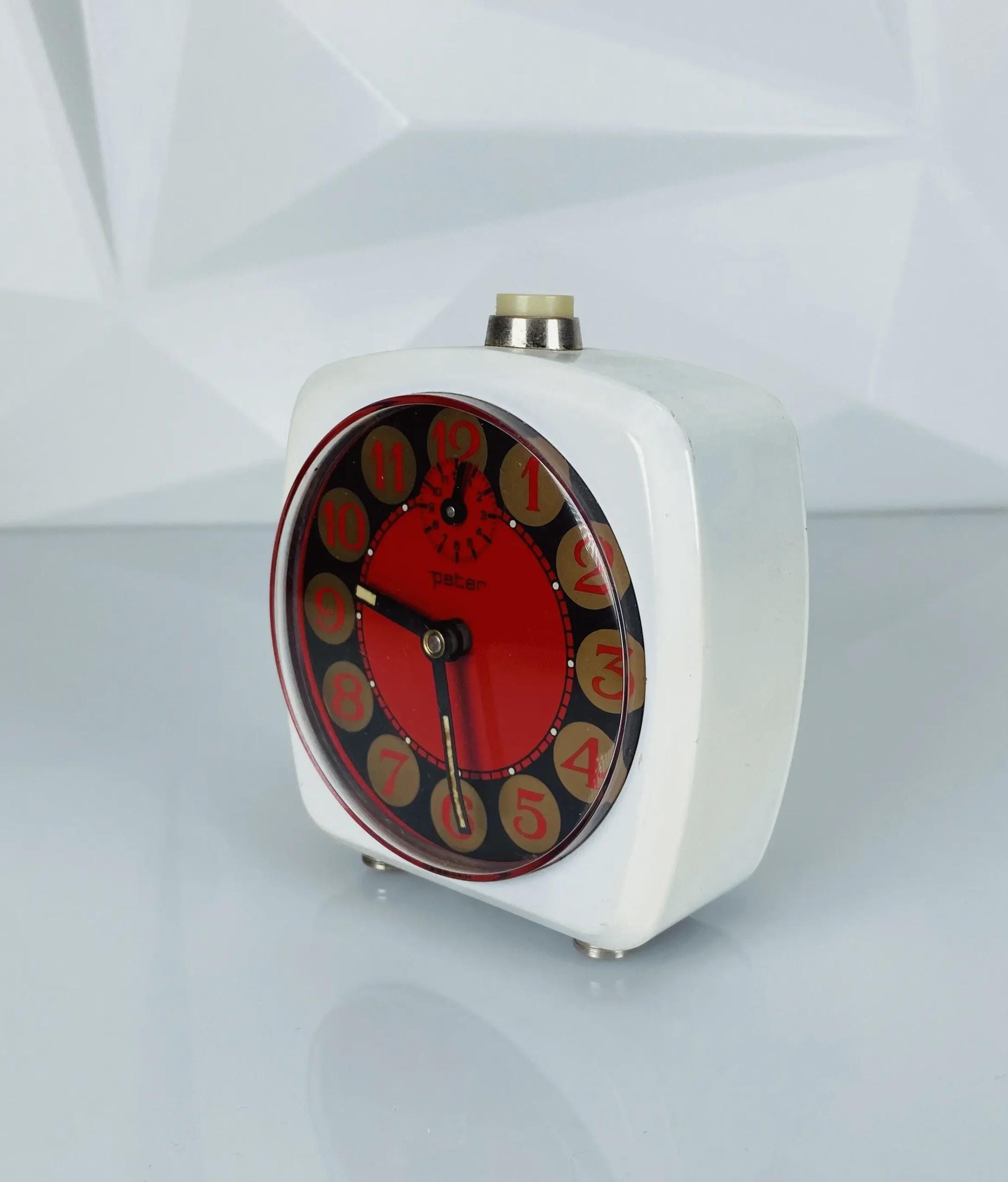 Peter Vintage Wecker | Rot Schwarz Weiß Kunststoff | 1970er Jahre Pop Art Design