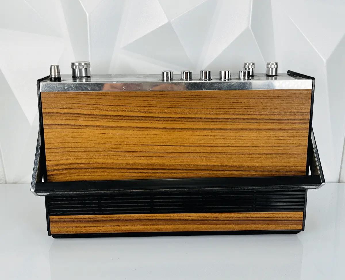 Transistorradio PAGE mit Holzoptik und UKW Empfang