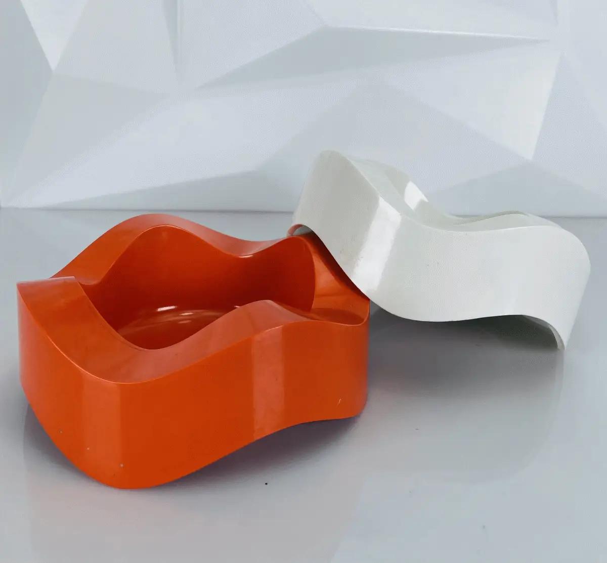 HELIT Sinus Zeischegg Aschenbecher Set - Rot und Weiß, 1960er