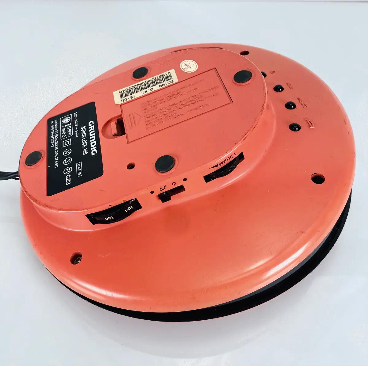 Grundig SONO Clock 100 Radiowecker - Vintage UFO Design Wecker in Orange / Schwarz