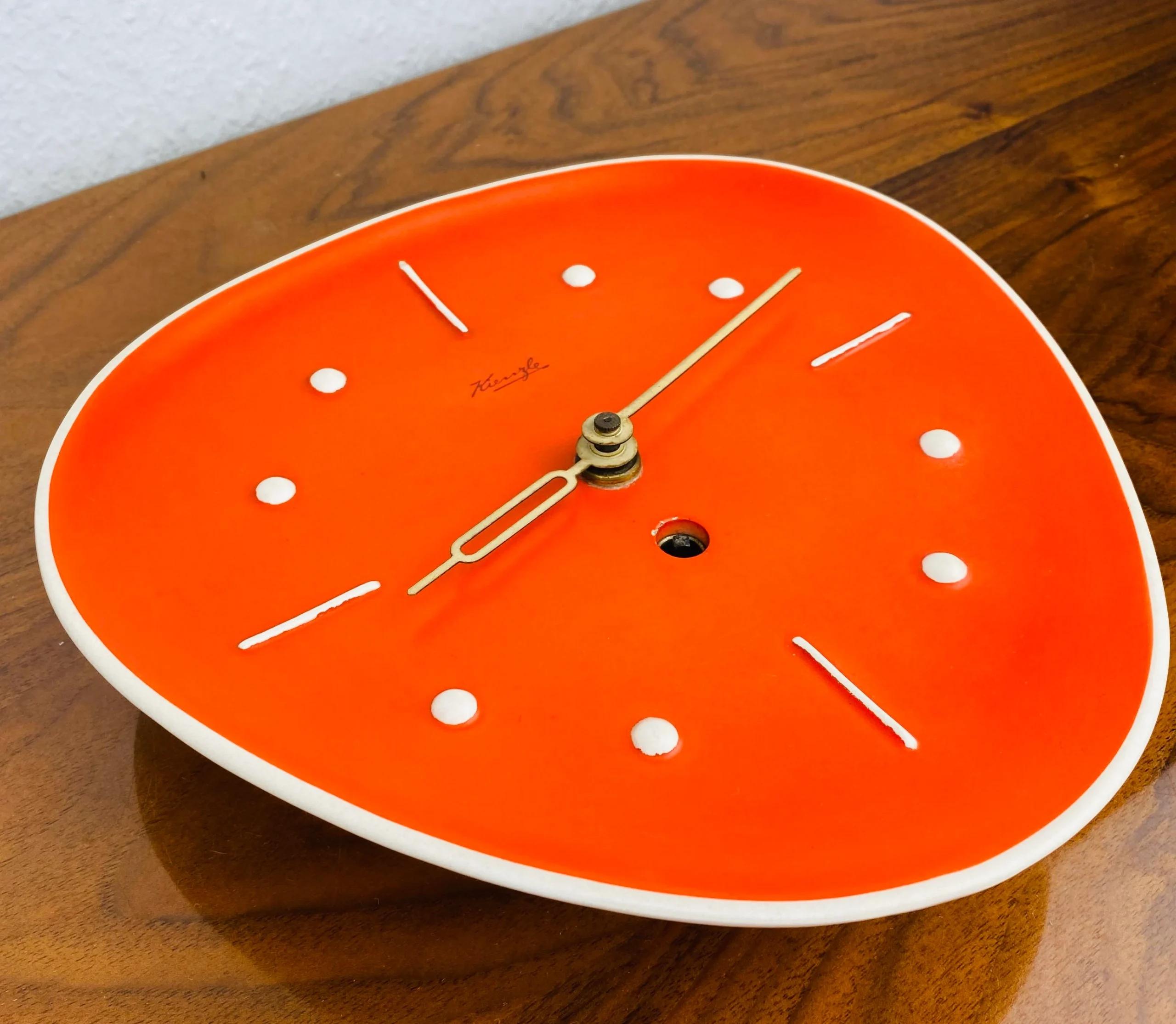 Kienzle Wanduhr - Keramik Tropfenform - Knallrot - 1950er Mid-Century