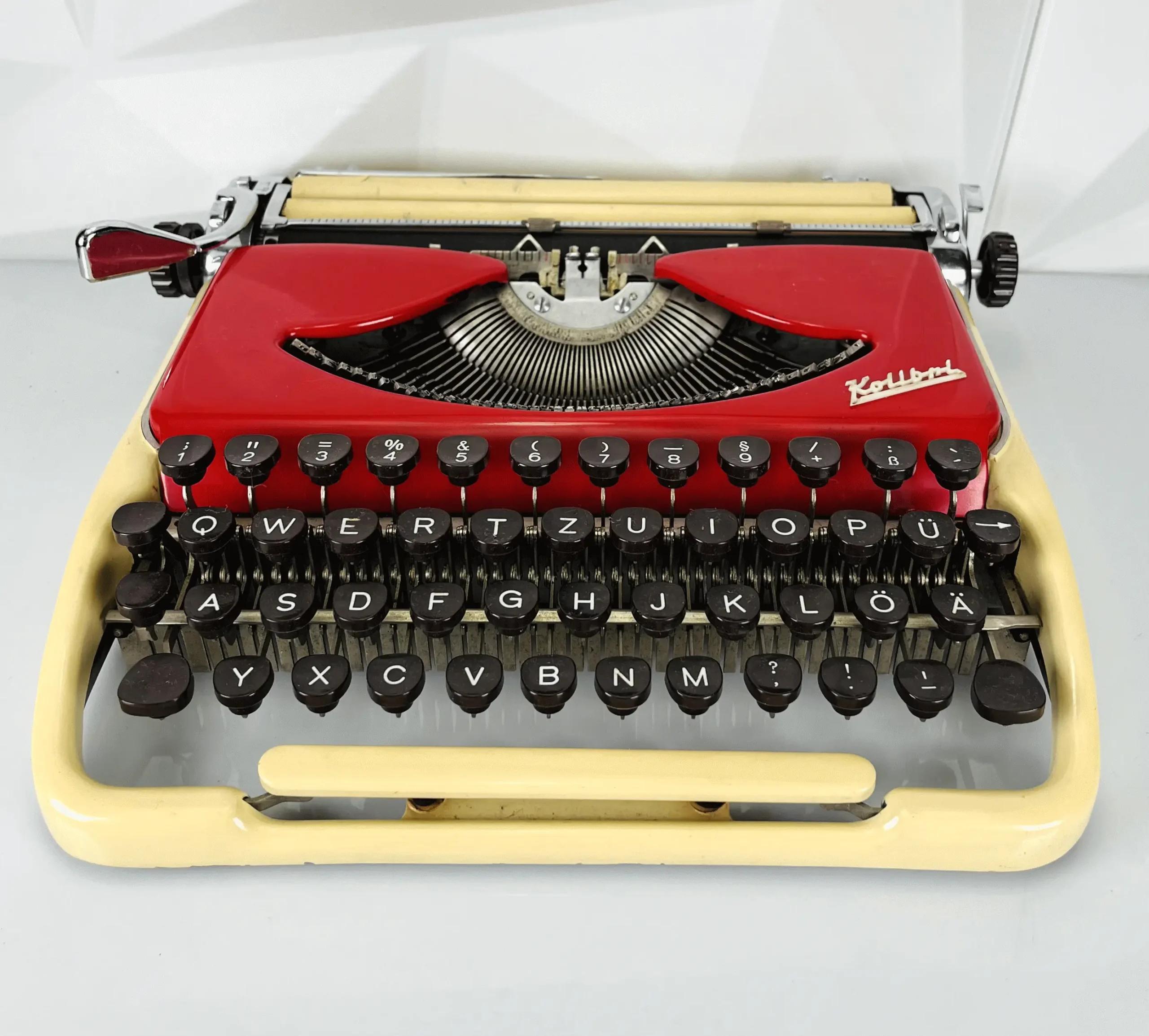 Rote Kolibri Schreibmaschine | Vintage Reiseschreibmaschine aus der DDR inkl. Koffer & Anleitung