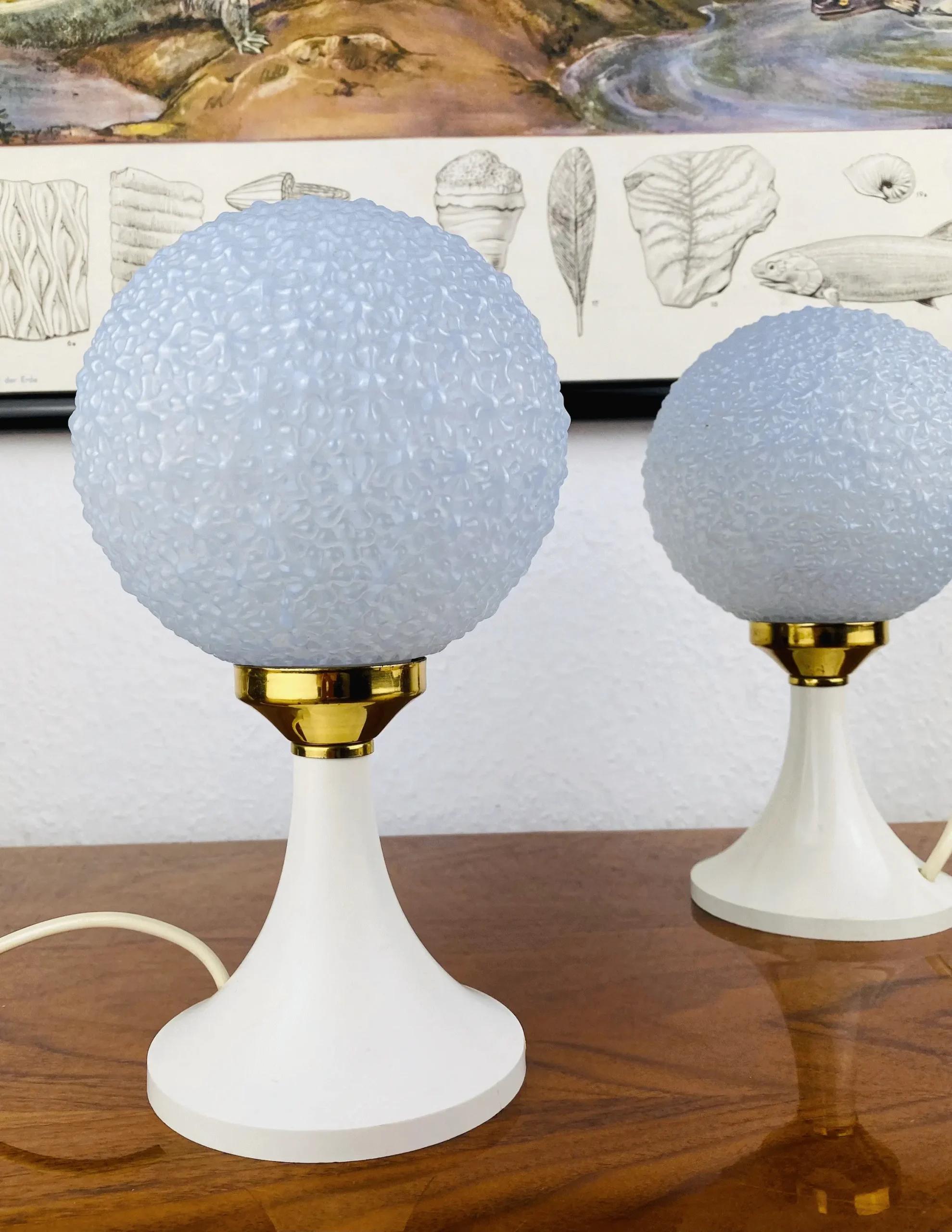 DORIA Nachttischlampen 70er | Kugelglas mit Messing | Space Age Stil