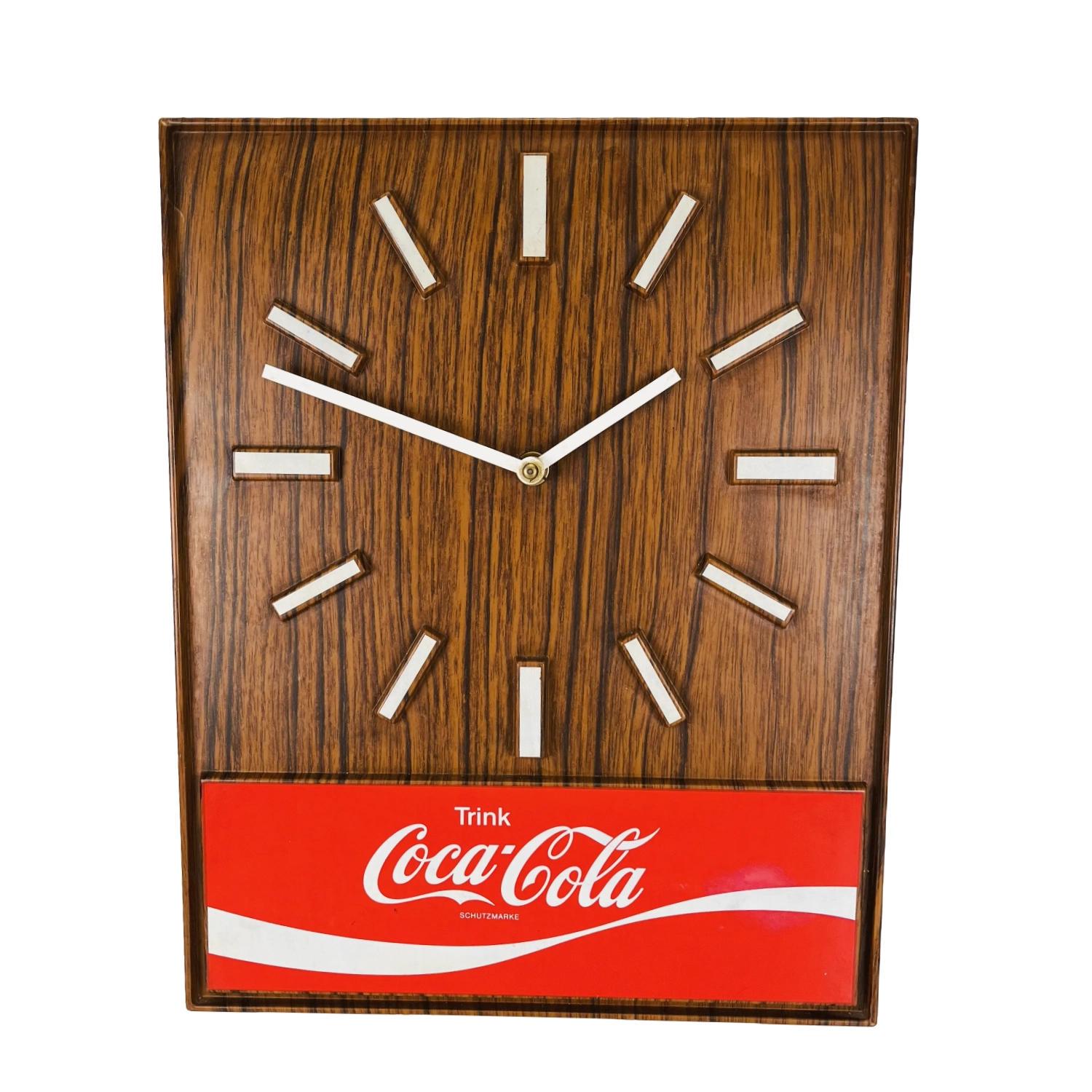 Coca-Cola Wanduhr - Kunststoff mit Holzdekor - Werbeuhr - 1970er Jahre