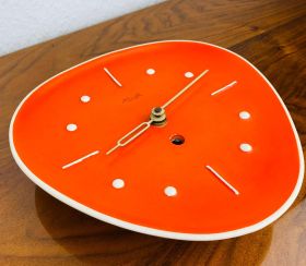 Kienzle Wanduhr - Keramik Tropfenform - Knallrot - 1950er Mid-Century